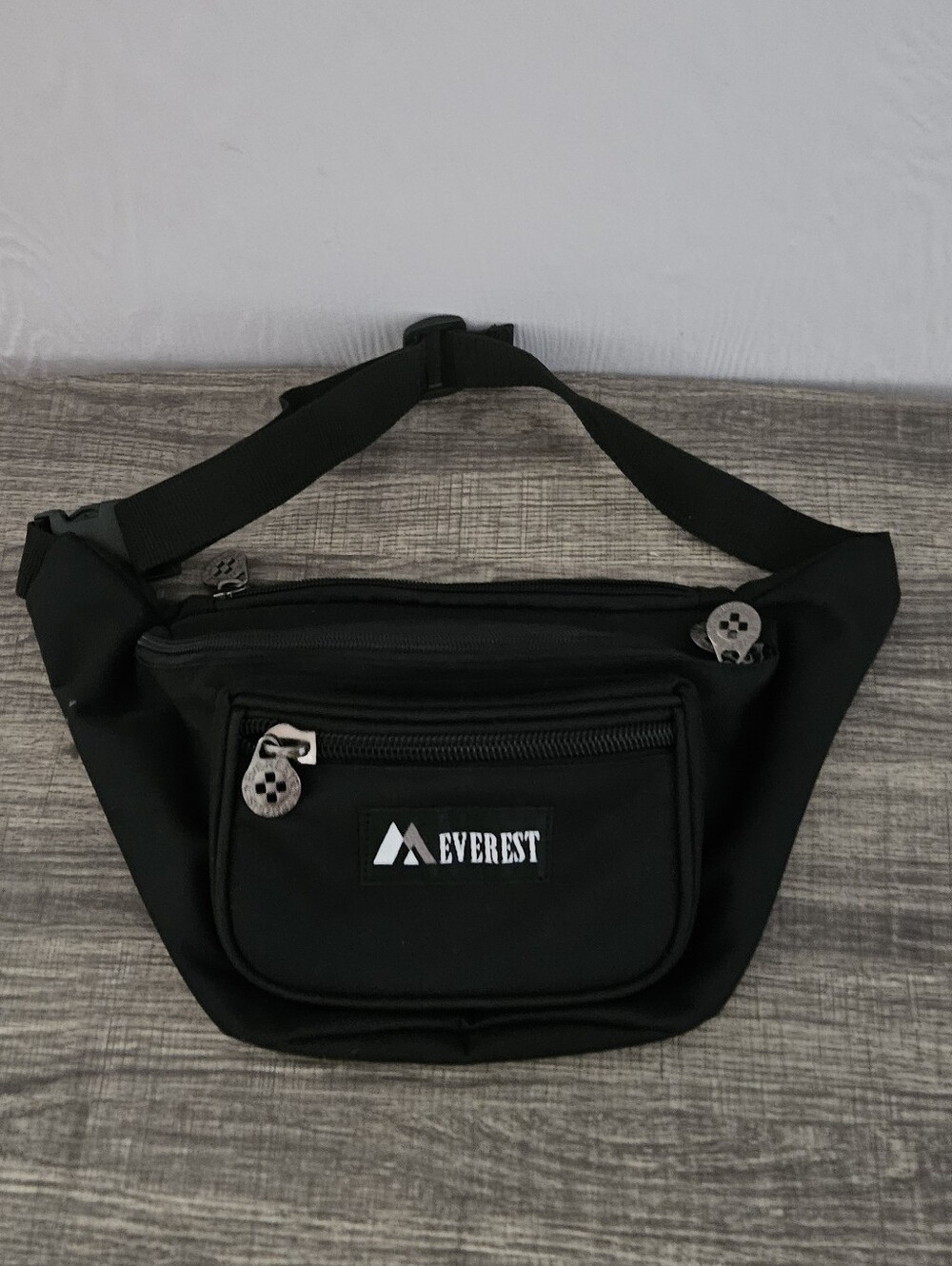 Everest Fanny Pack Black 3 Pockets Adjustable Strap New Without Tags Y2K